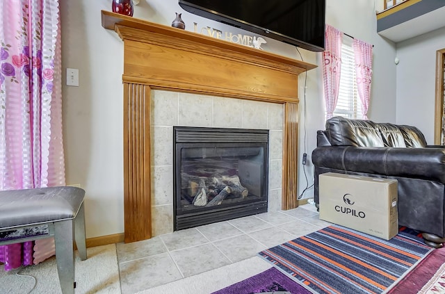 room details featuring a fireplace