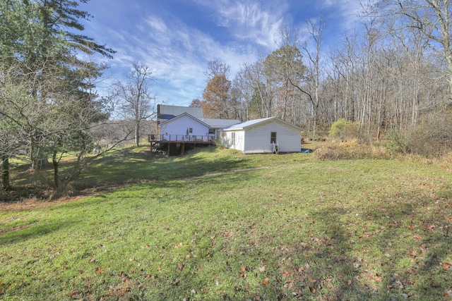 760 Henpeck Rd, Utica, OH 43080 - view of green lawn featuring a deck