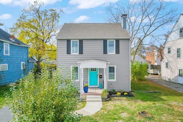 view of front of house featuring a front yard