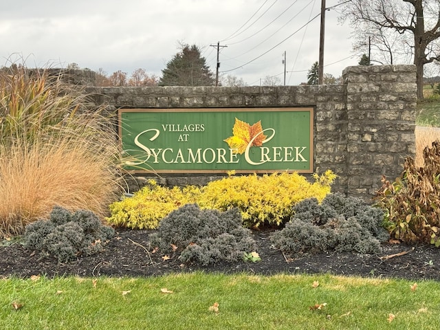 view of community / neighborhood sign