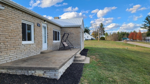 view of yard with a patio