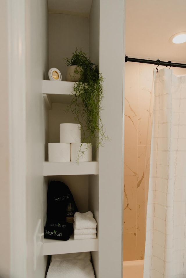 317 Johnson St, Columbus, OH 43203 - view of closet