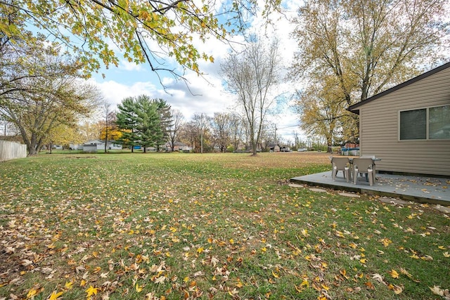 view of yard featuring a patio