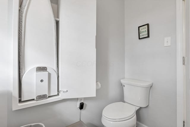 bathroom featuring toilet