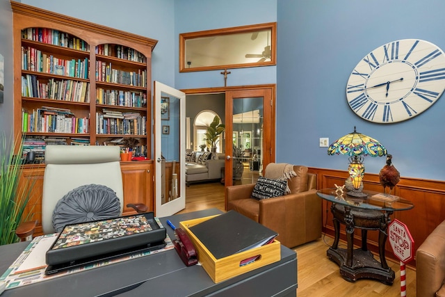 living area with light hardwood / wood-style floors