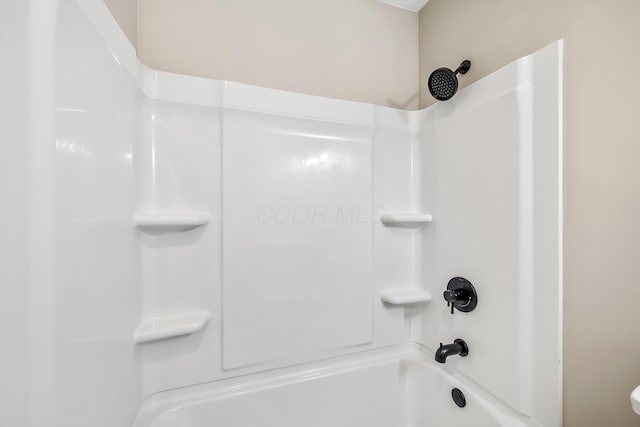 bathroom featuring shower / bathing tub combination