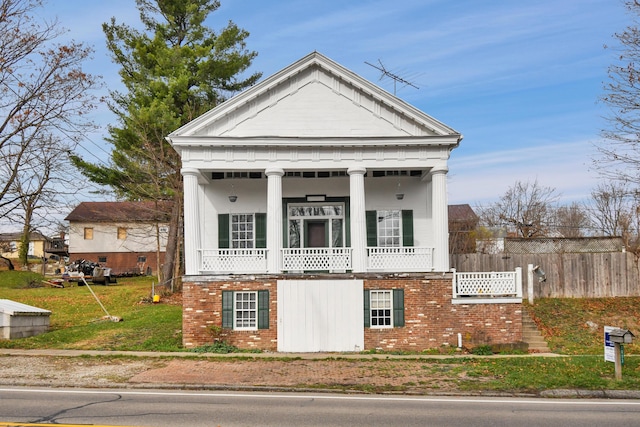 view of front of house featuring covered porch