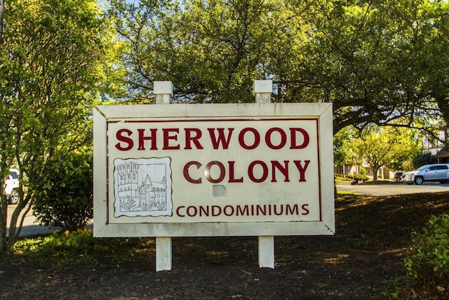 view of community / neighborhood sign