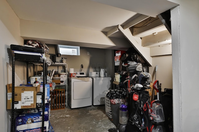 basement featuring washing machine and dryer