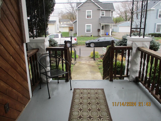 balcony featuring covered porch