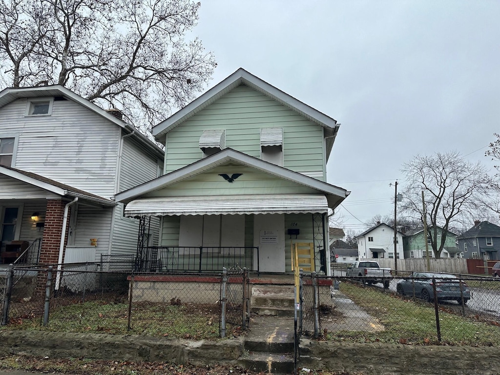 view of front of house featuring a porch