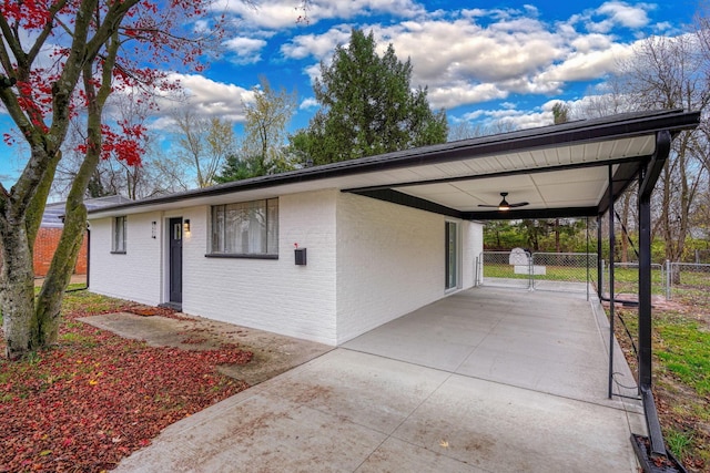 view of front facade with a carport