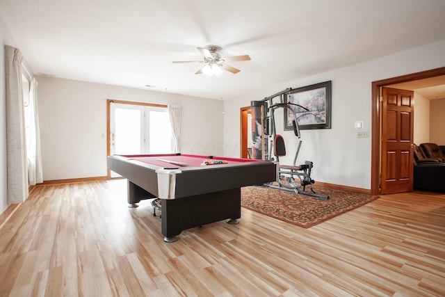 playroom with ceiling fan, light hardwood / wood-style floors, and billiards