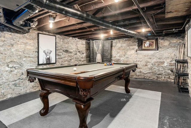 rec room featuring pool table