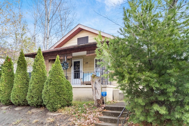 view of front of property featuring a porch