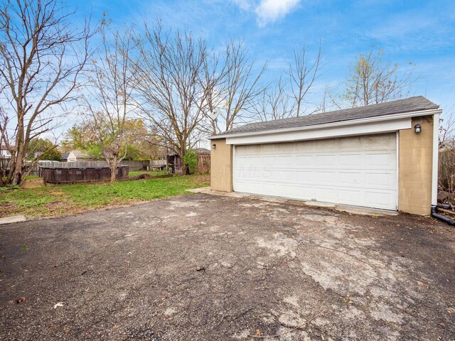 5006 Old Tree Ave, Columbus, OH 43228 - view of detached garage