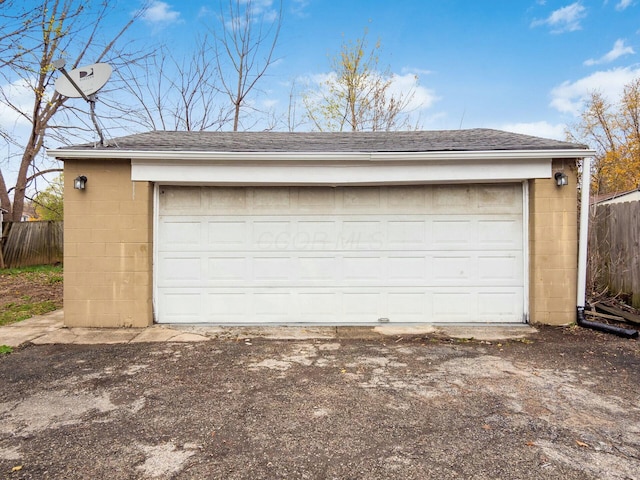 5006 Old Tree Ave, Columbus, OH 43228 - view of detached garage
