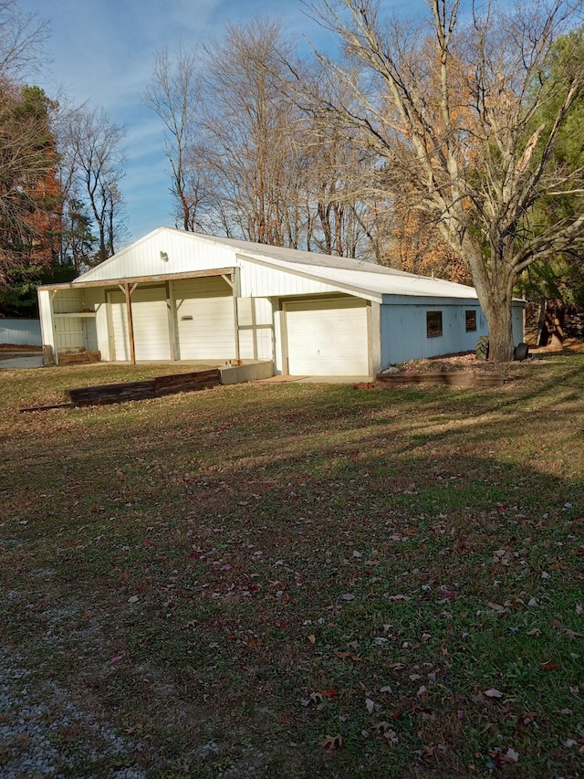 view of front of house featuring a front yard