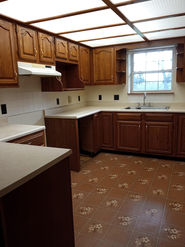 kitchen featuring sink