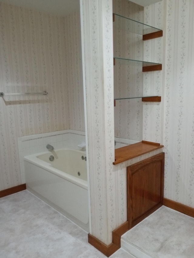 bathroom featuring a washtub