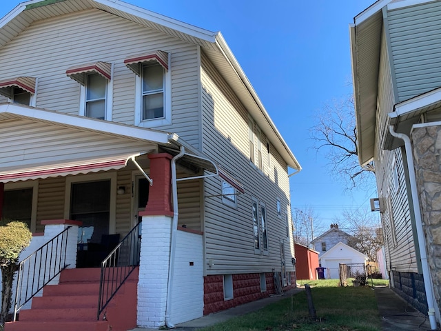 view of home's exterior