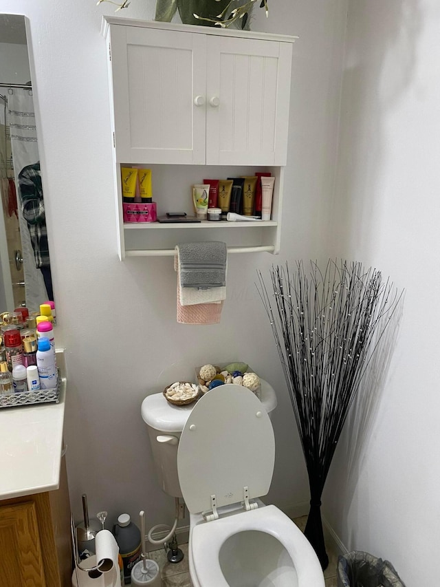 3197 Hogan Way, Columbus, OH 43219 - full bathroom with toilet and vanity