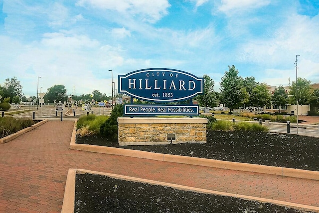 view of community / neighborhood sign