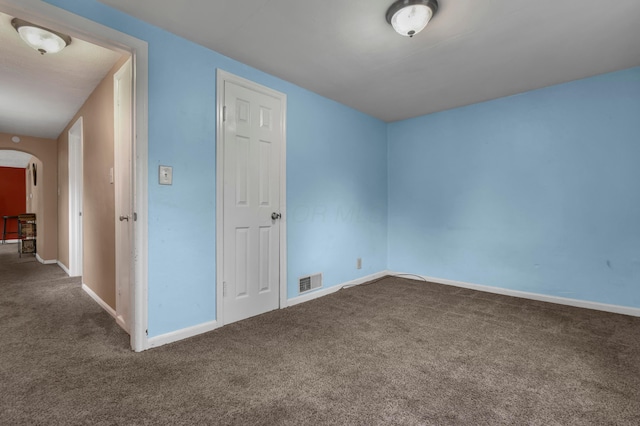 view of carpeted spare room