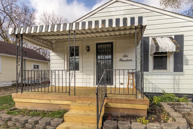 view of front of house with a porch