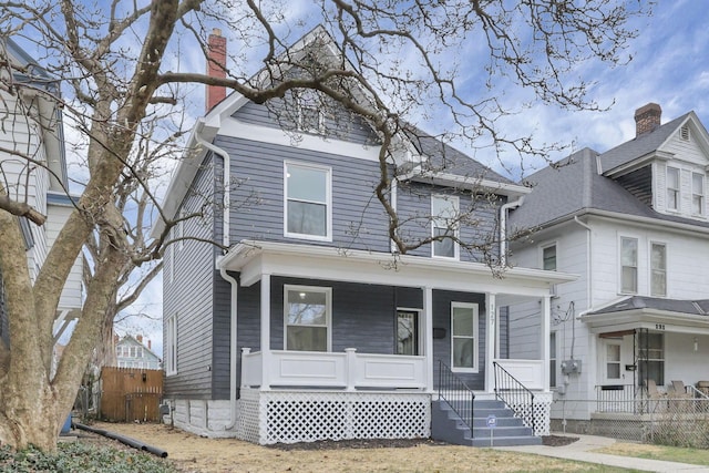 front facade featuring a porch