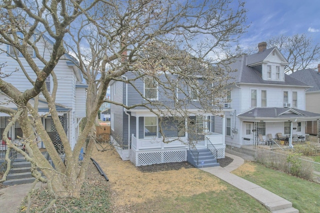 view of front facade featuring a porch