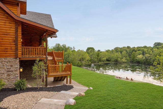 view of yard with a water view