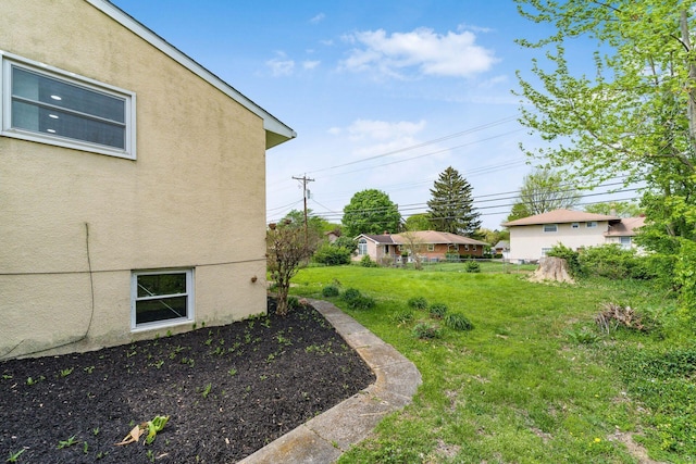 1677 Kenview Rd, Columbus, OH 43209 - view of yard