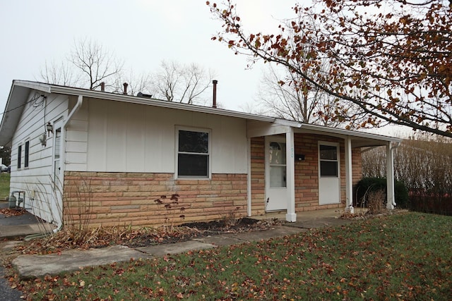 view of front of property with a porch