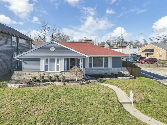 view of front of house featuring a front yard