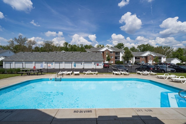 view of swimming pool