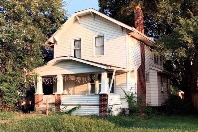 view of front facade with covered porch