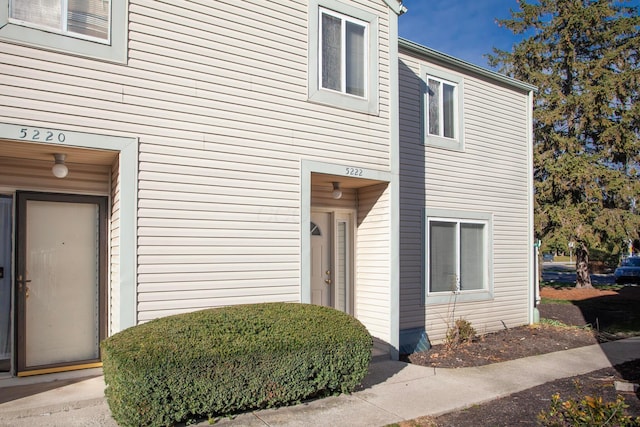 Listing photo 3 for 5222 Dierker Rd Unit D, Columbus OH 43220