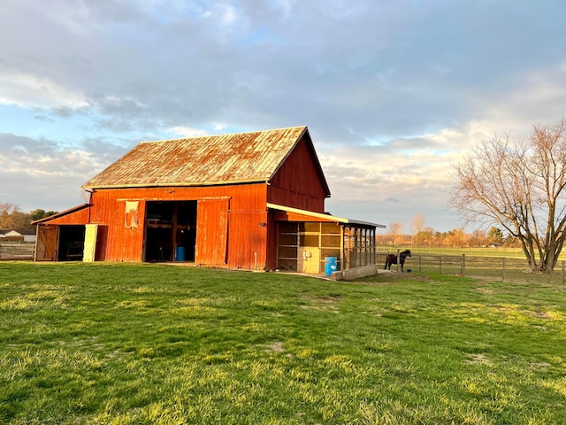 view of outdoor structure featuring a yard