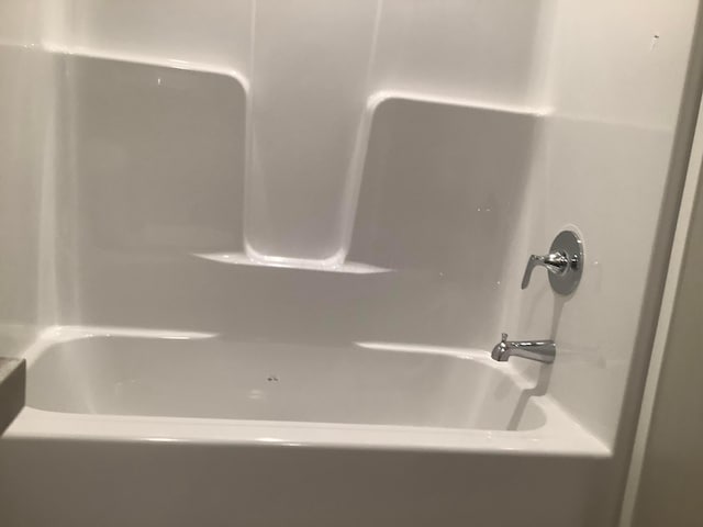8565 Smith Calhoun Rd Unit 172, Plain City, OH 43064 - bathroom view of shower / bathtub combination