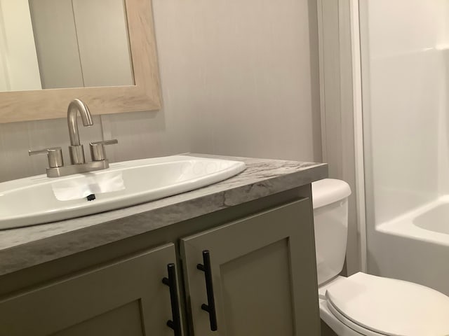8565 Smith Calhoun Rd Unit 172, Plain City, OH 43064 - bathroom featuring vanity and a bathtub