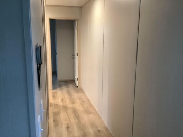 8565 Smith Calhoun Rd Unit 172, Plain City, OH 43064 - hall featuring light wood finished floors