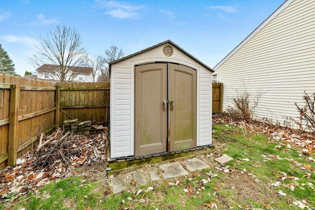 view of outbuilding