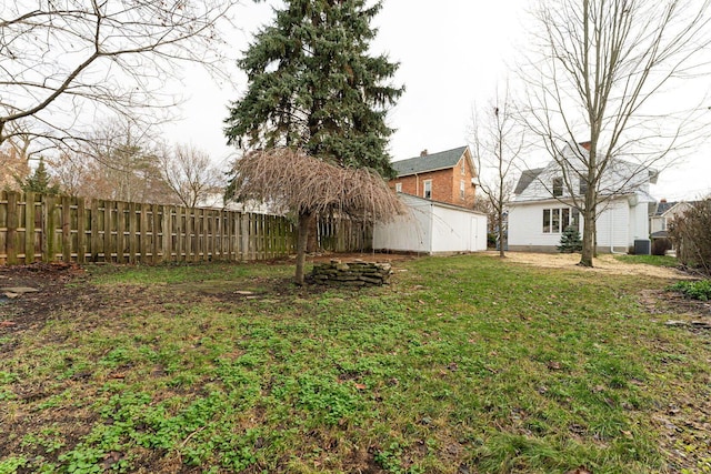 view of yard with cooling unit