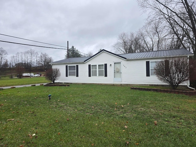 view of front of house with a front yard