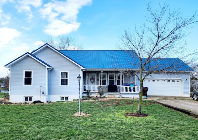 303 Moon Rd, Greenfield OH, 45123, 5 bedrooms, 3 baths house for sale