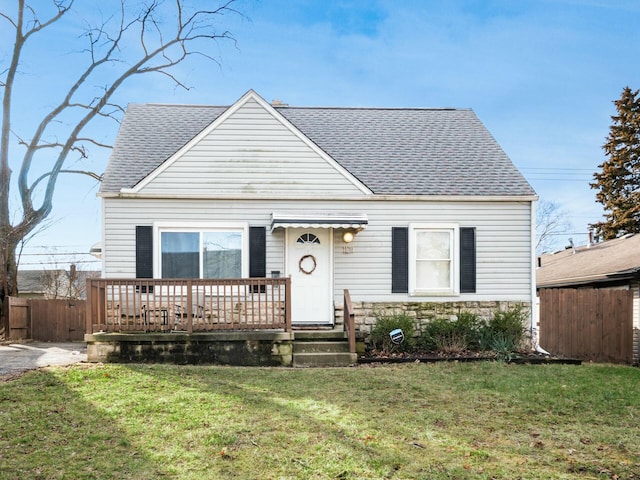 view of front of house featuring a front yard