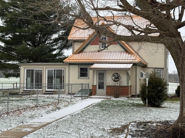 view of front facade