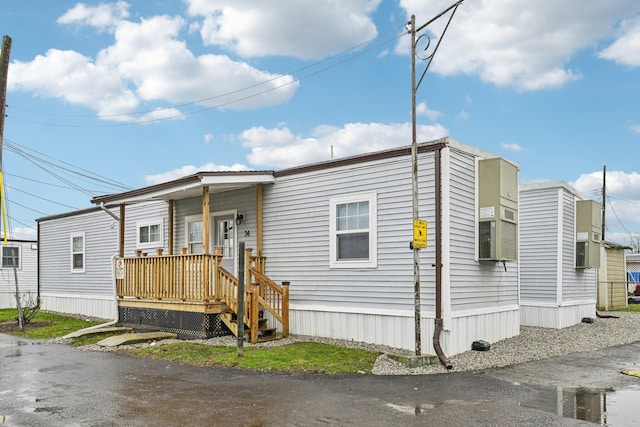 view of manufactured / mobile home