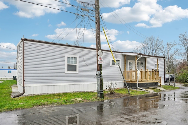 view of home's exterior